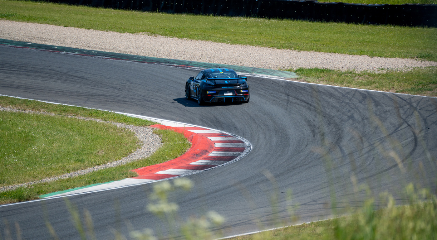 Nikos Racing